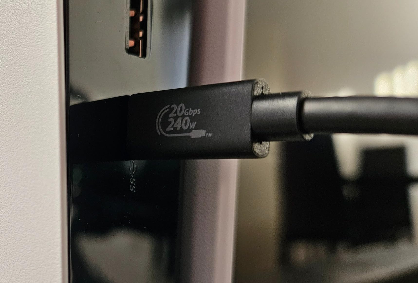 Gutes Kabel, aber steif