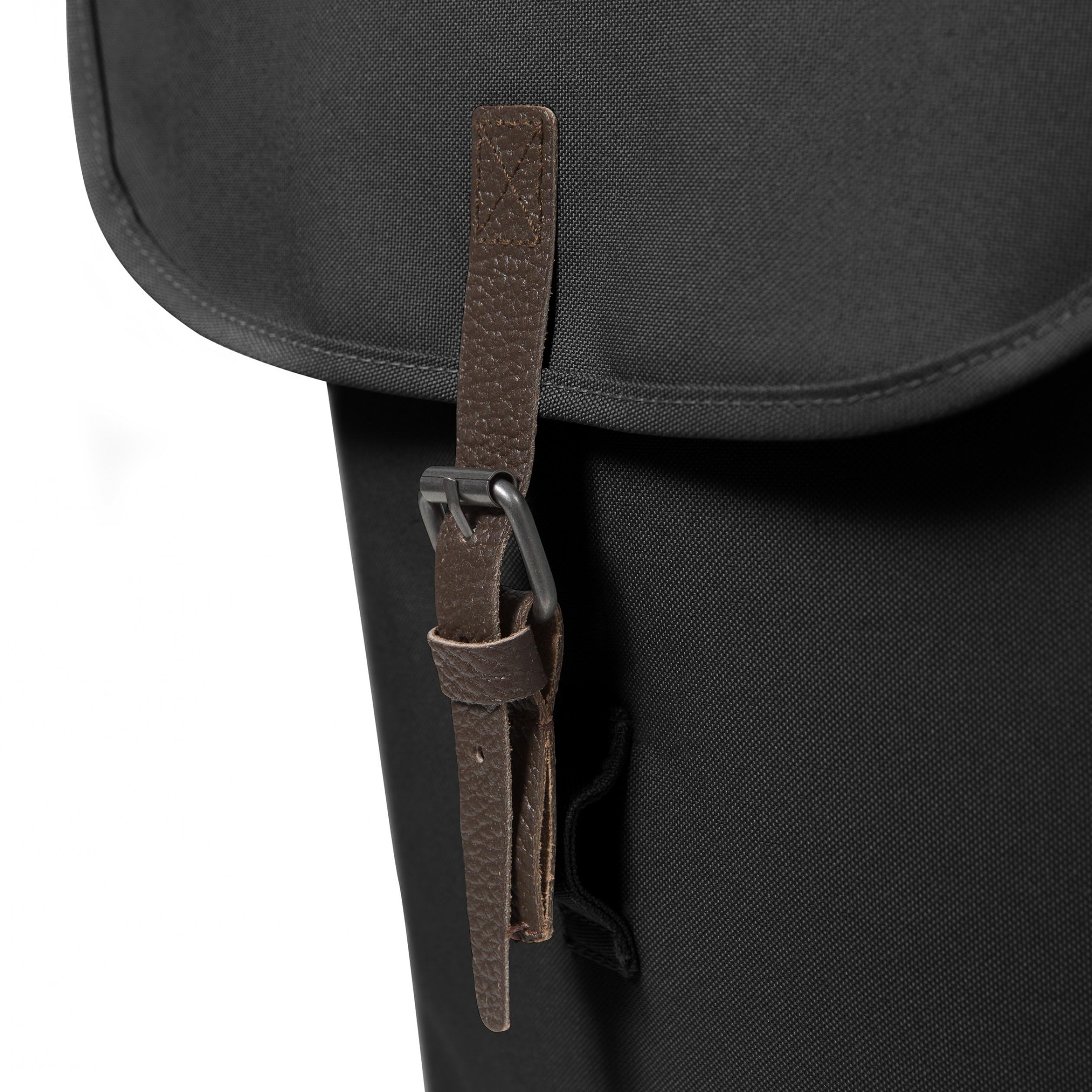 eastpak-ciera-rucksack-17-liter-in-schwarz-leichter-stadtrucksack-mit-laptopfach image 6