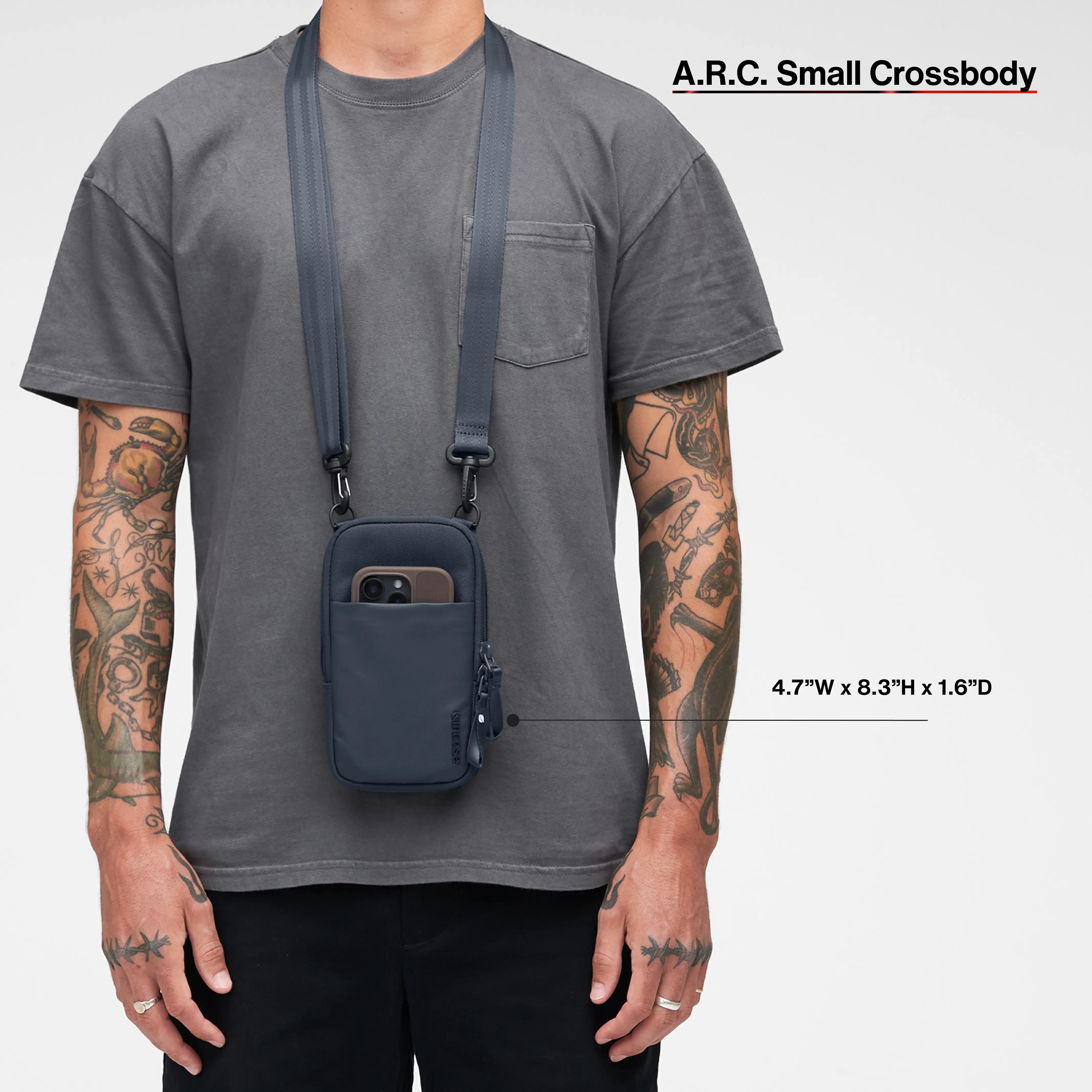 incase-a-r-c-small-crossbody-bag-aus-recyceltem-polyester image 6