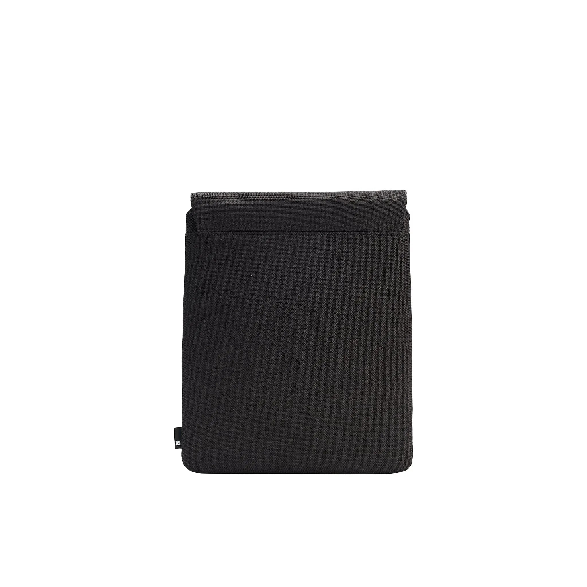 incase-crosstown-sleeve-f-r-11-zoll-tablets-mit-airtag-fach image 8
