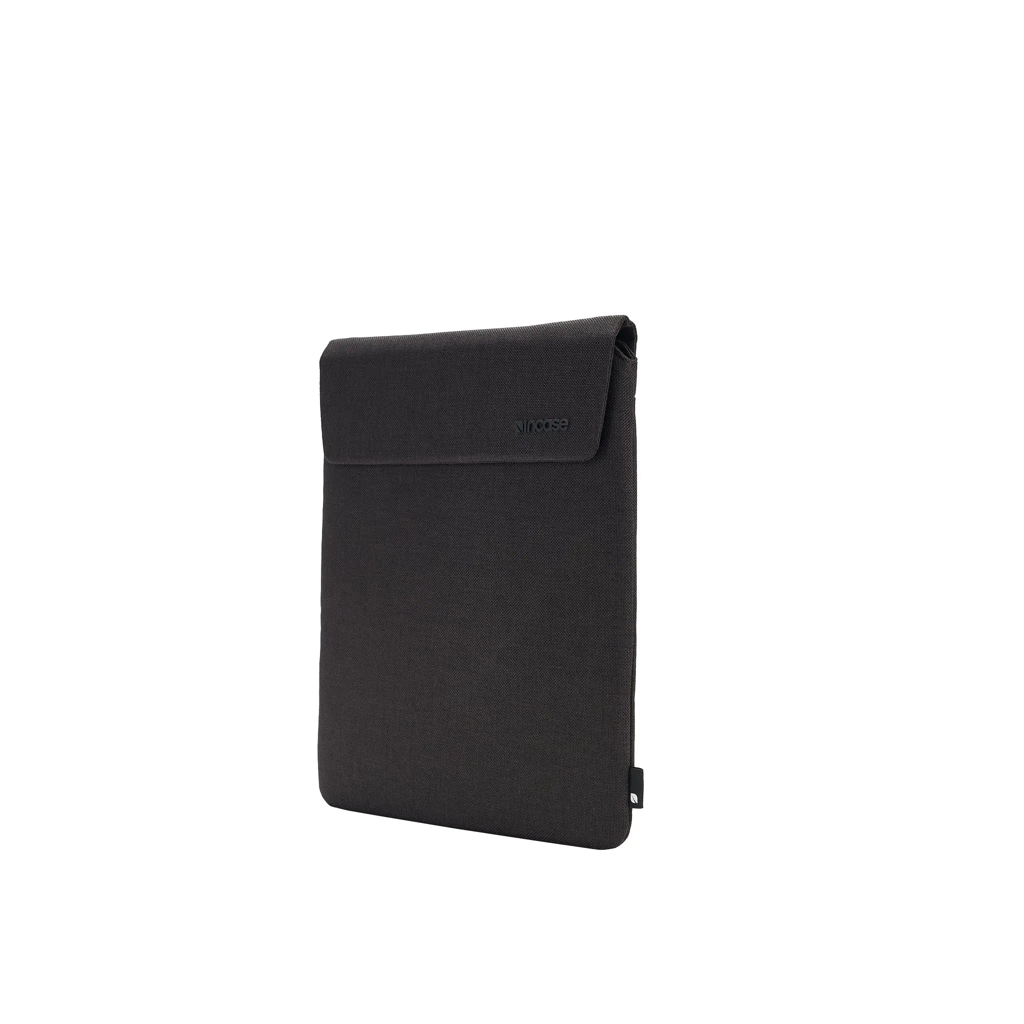 incase-crosstown-sleeve-f-r-11-zoll-tablets-mit-airtag-fach image 1