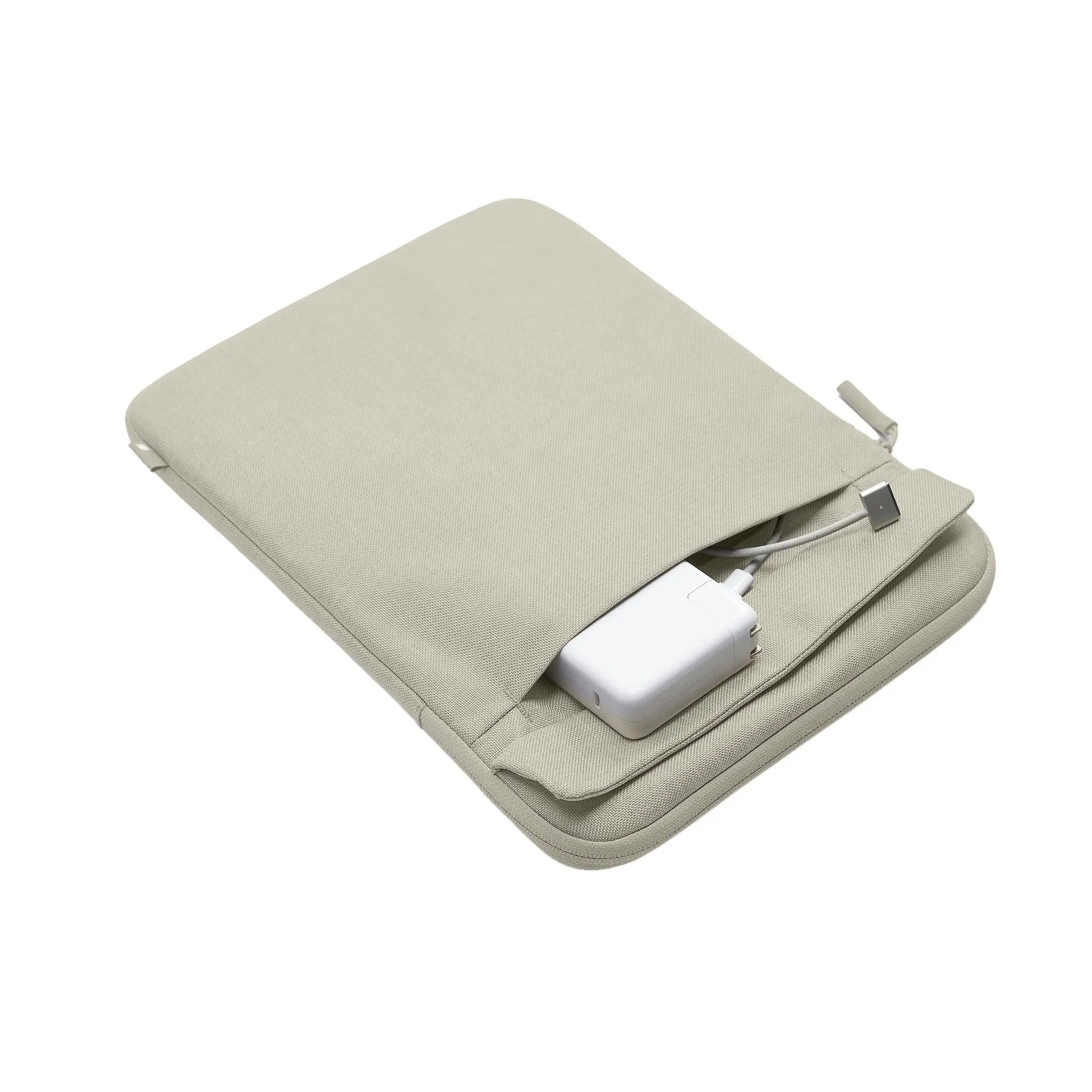 incase-crosstown-sleeve-f-r-14-zoll-laptops-woolenex-mit-airtag-fach image 8