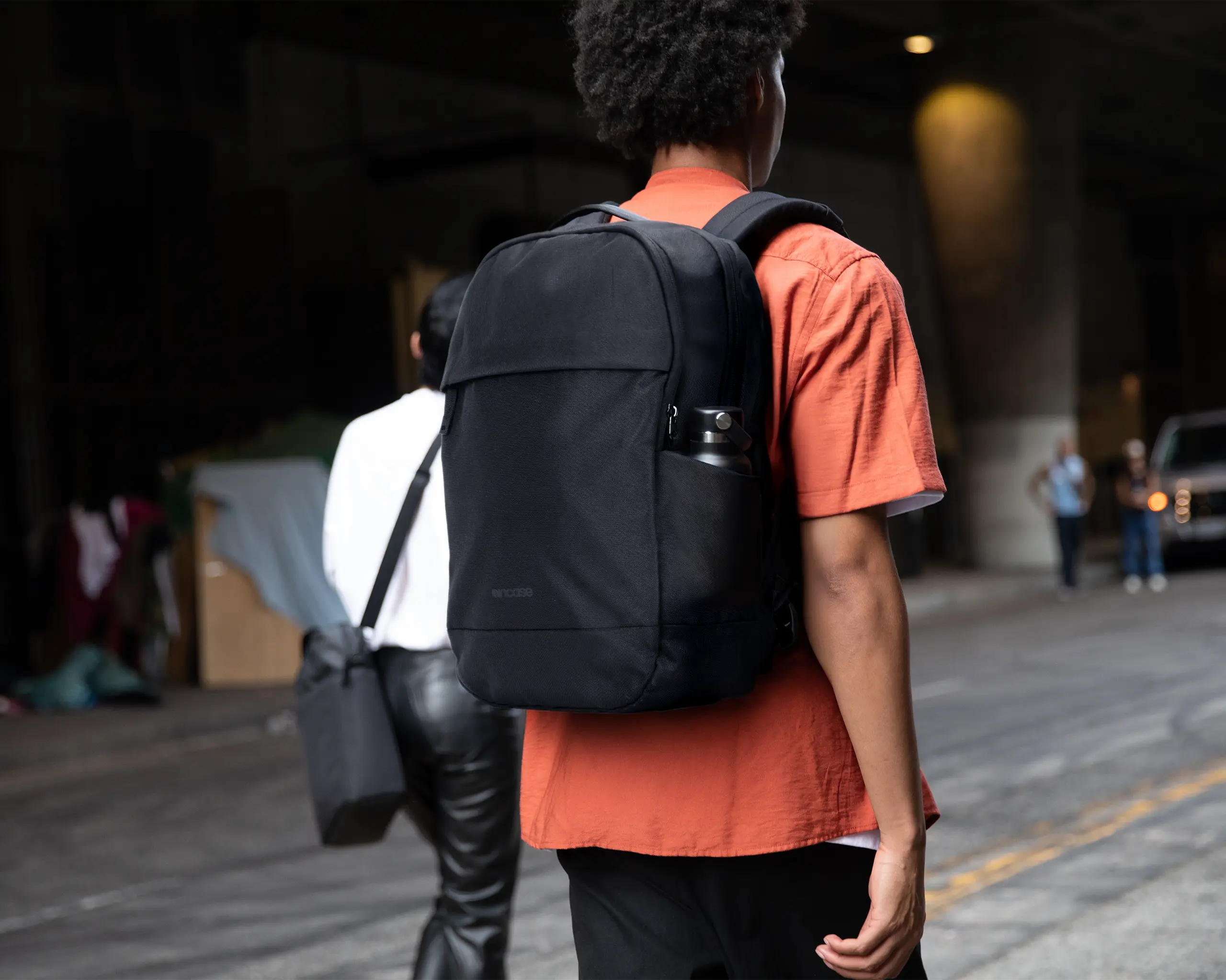 incase-shift-backpack-25l-laptop-rucksack-aus-500d-recyceltem-polyester image 2