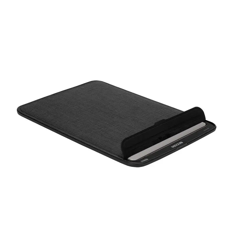 incase-icon-sleeve-f-r-16-macbook-pro image 2