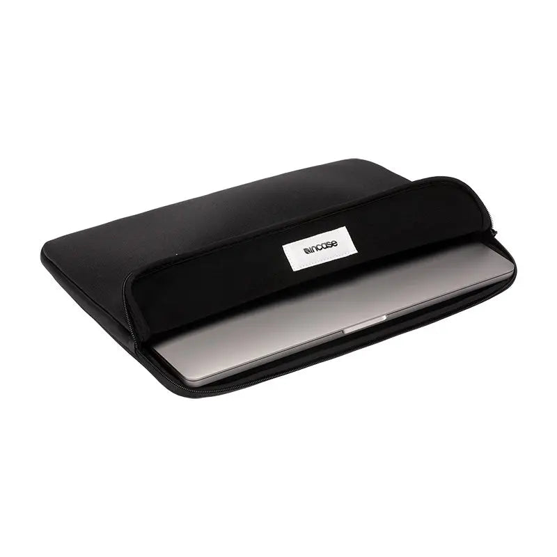 incase-classic-universal-sleeve-f-r-17-zoll-laptop image 3