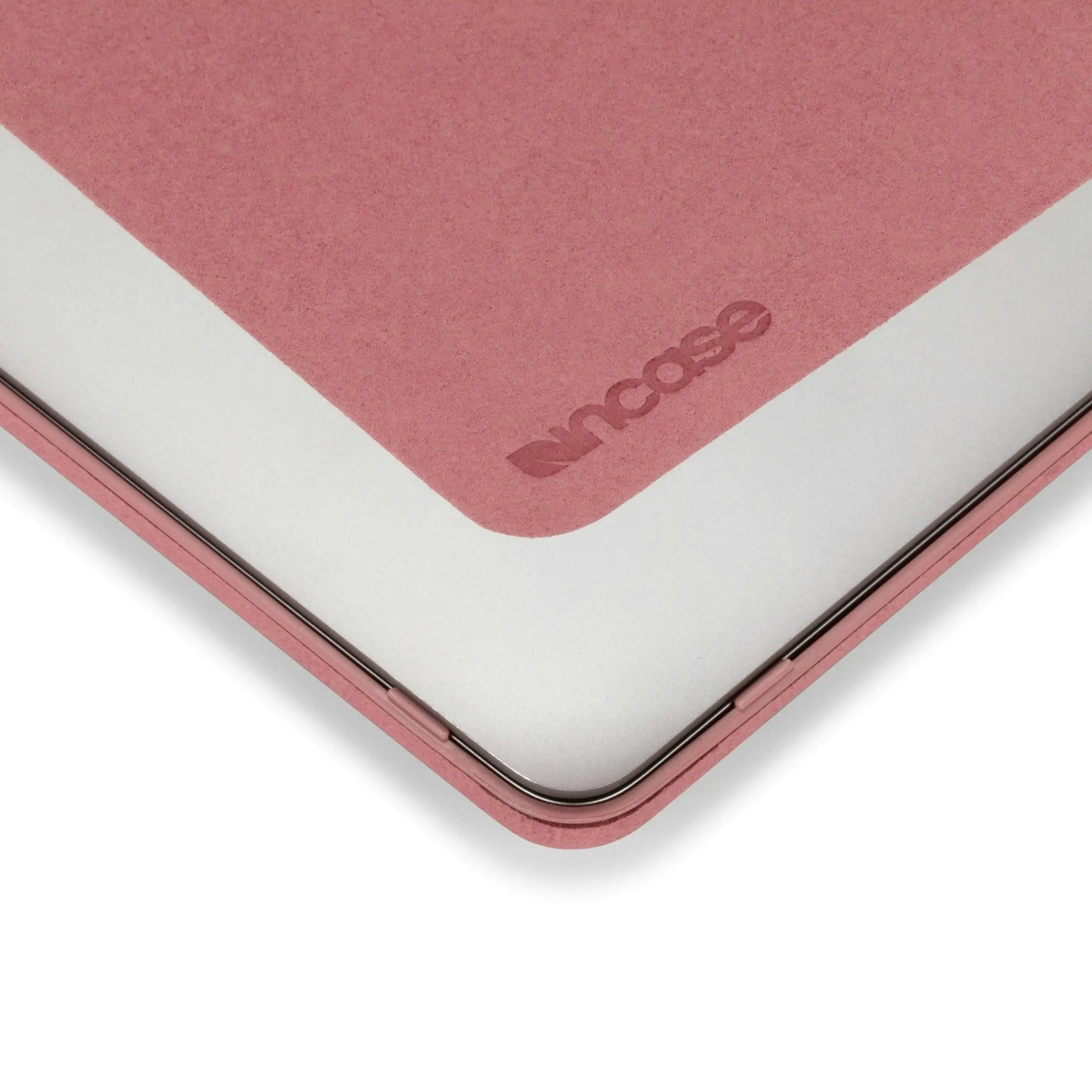 incase-textured-hardshell-mit-nanosuede-f-r-macbook-pro-15 image 4