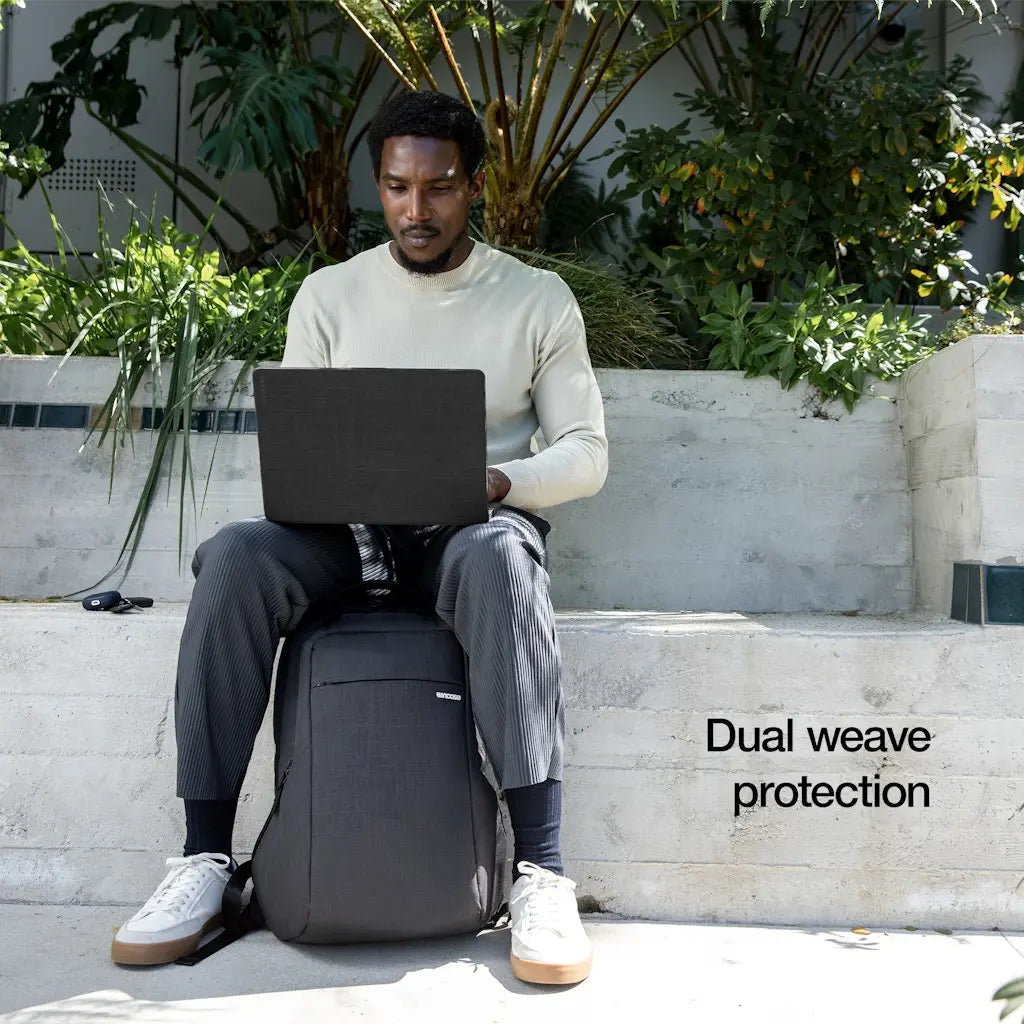 incase-textured-hardshell-mit-woolenex-f-r-macbook-pro-14 image 5
