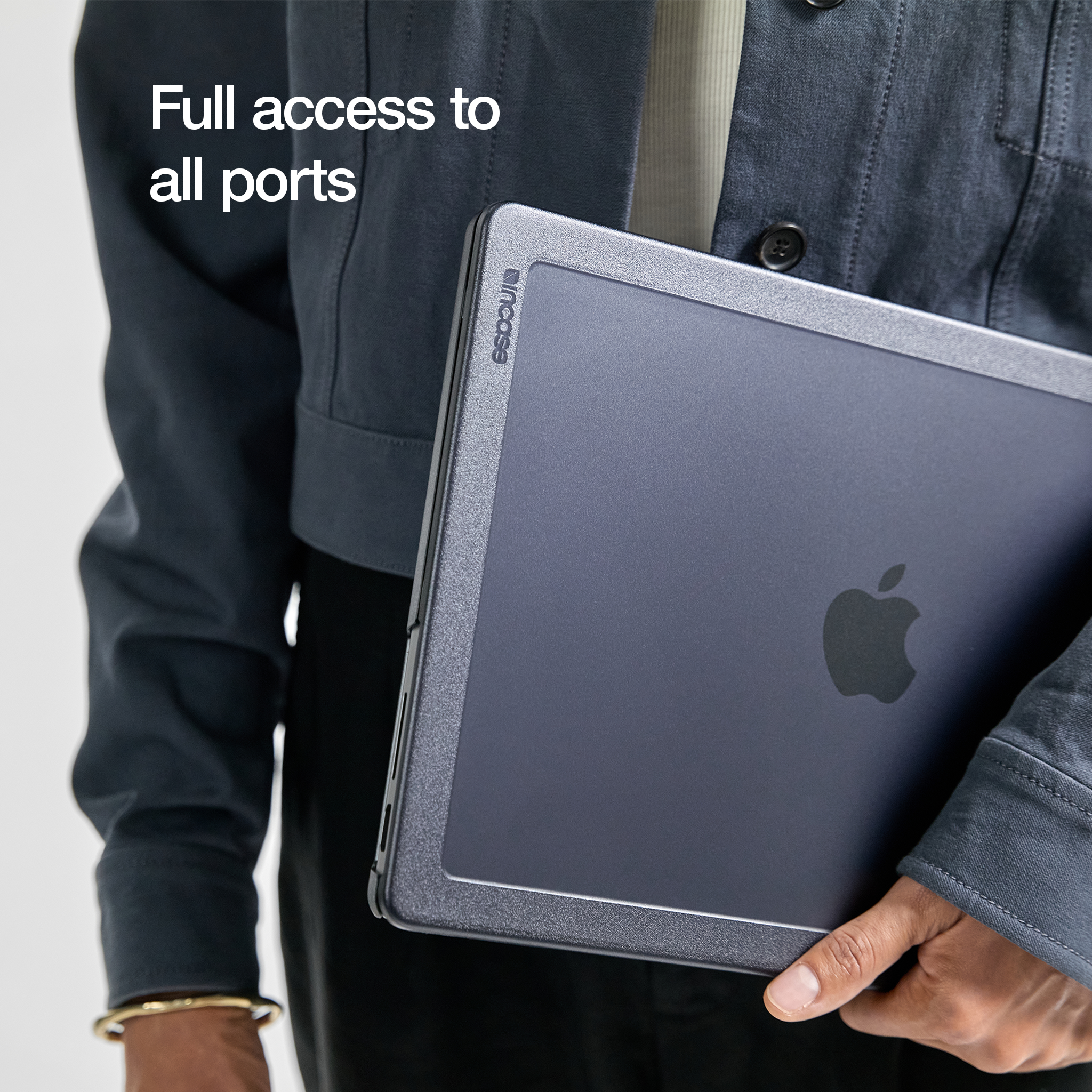 incase-edge-hardshell-mit-makrolon-f-r-macbook-air-13-schutzgeh-use image 7