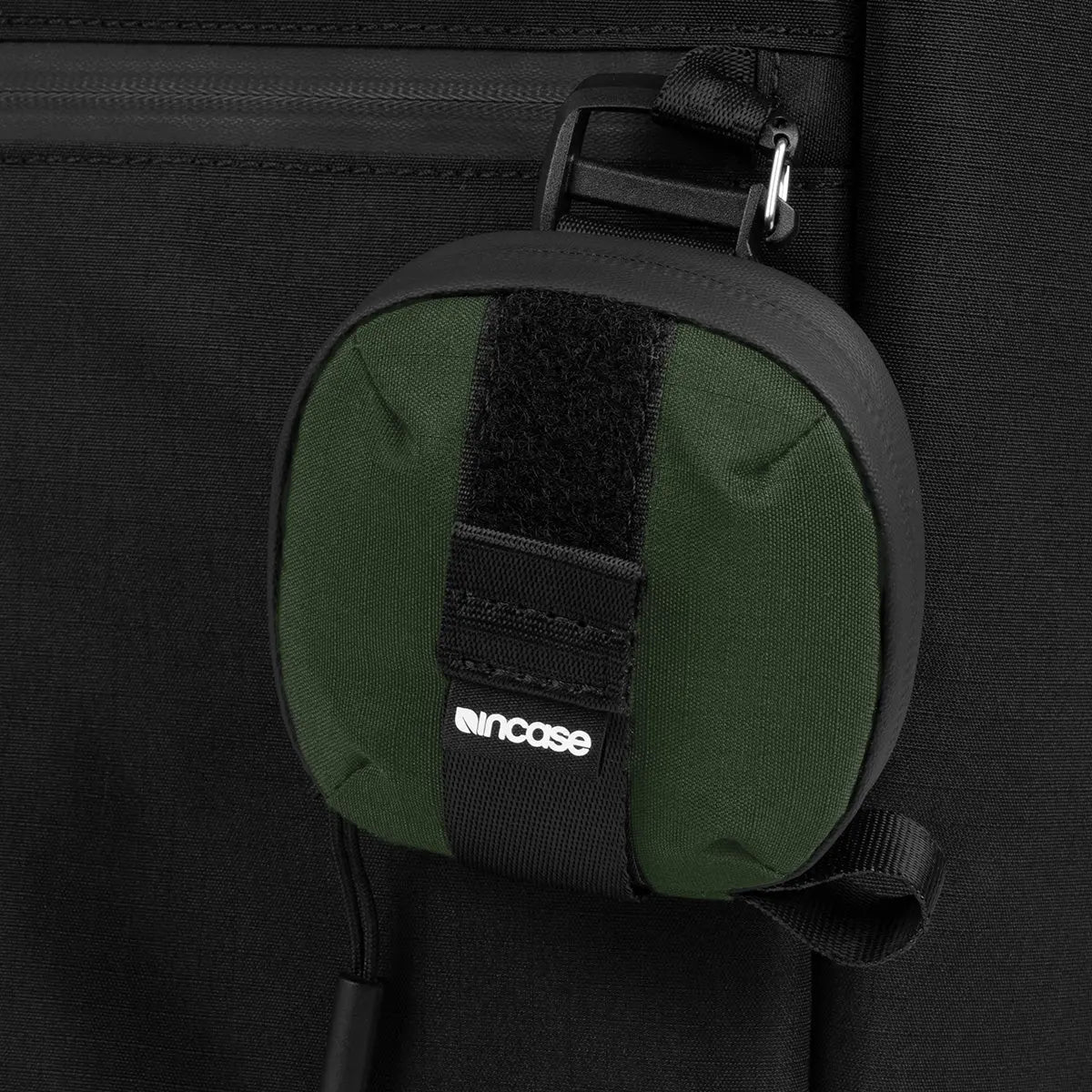 incase-transfer-earbuds-case image 8