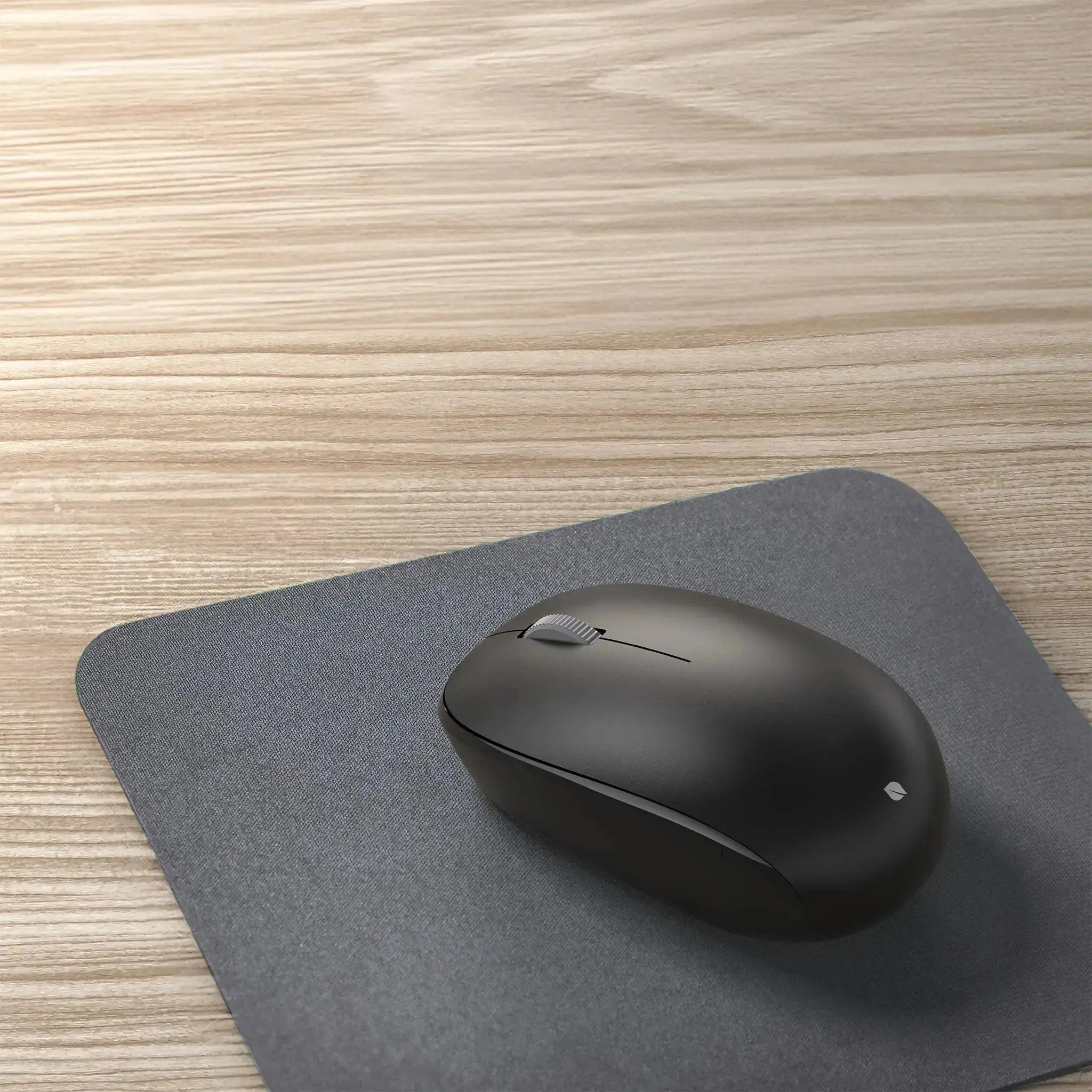 incase-designed-by-microsoft-bluetooth-mouse image 2