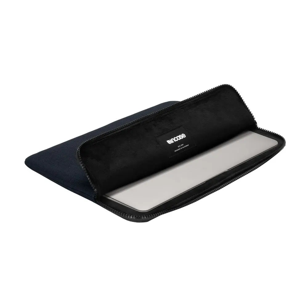 incase-slim-sleeve-f-r-13-zoll-laptop image 3